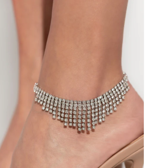 Curtain Confidence - White Necklace and Anklet BIN 4