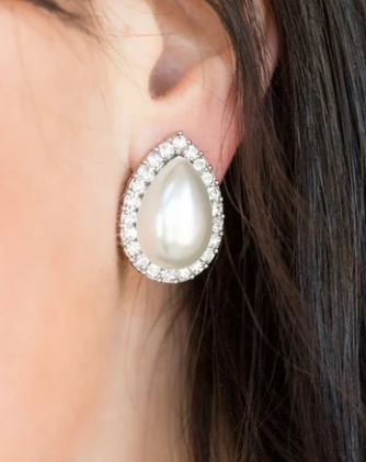Old Hollywood Opulence - White