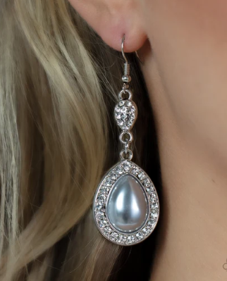 Elite Elegance - Silver ♥ Earrings