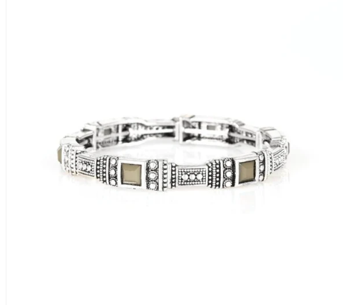Totally Traveler - Green ♥ Bracelet