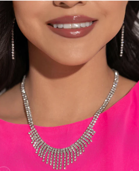 Curtain Confidence - White Necklace and Anklet BIN 4