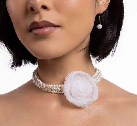 Radiant Rosette White