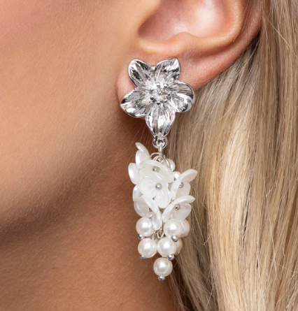 Bouquet Bling - White ♥ Clip-On
